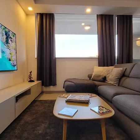 Stylish - Modern - Large Terrace - 2 Bed - 200 M From Sea - Fully Air Con San Pawl il-Baħar Exterior photo
