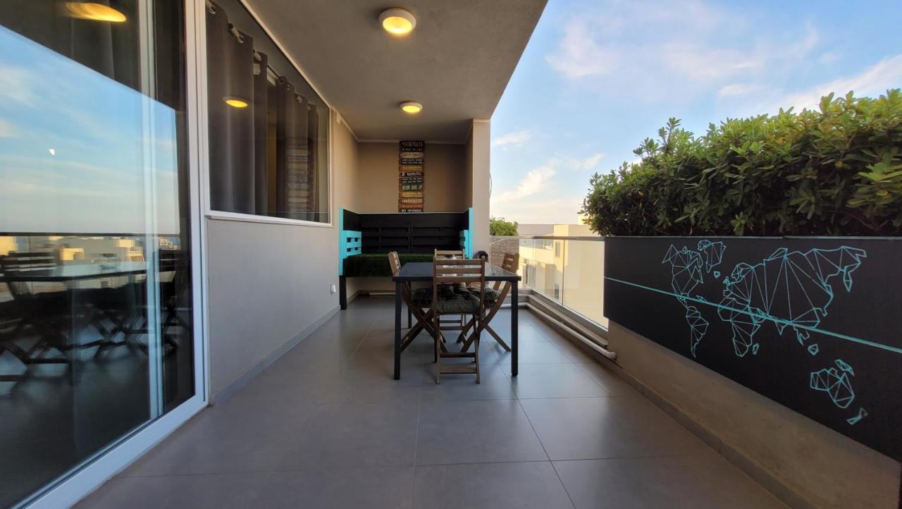 Apartment Stylish - Modern - Large Terrace - 2 Bed - 200 M From Sea - Fully Air Con *