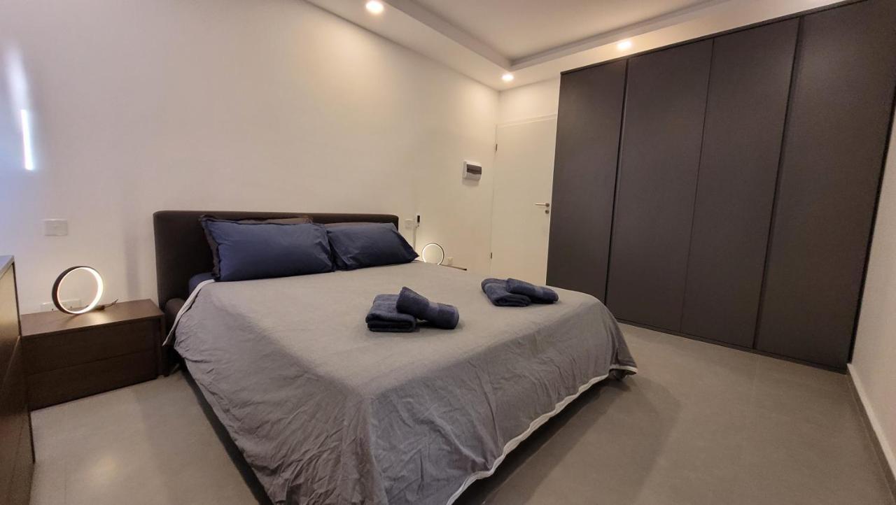 Apartment Stylish - Modern - Large Terrace - 2 Bed - 200 M From Sea - Fully Air Con St. Paul's Bay