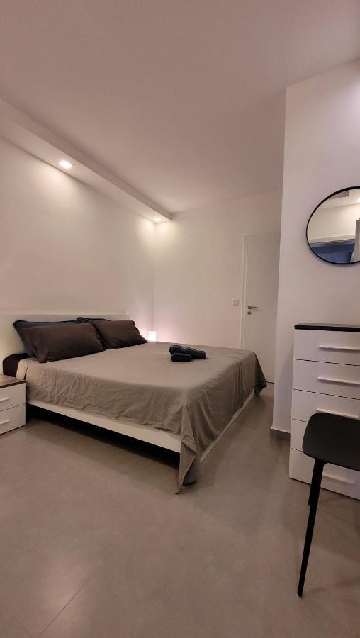 Apartment Stylish - Modern - Large Terrace - 2 Bed - 200 M From Sea - Fully Air Con St. Paul's Bay