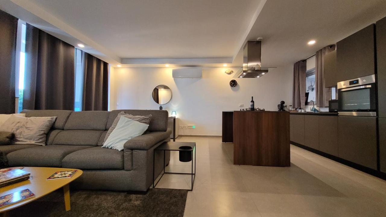 Stylish - Modern - Large Terrace - 2 Bed - 200 M From Sea - Fully Air Con Apartment